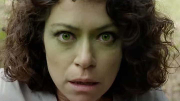 Jennifer Walters (Tatiana Maslany) turning into She-Hulk.