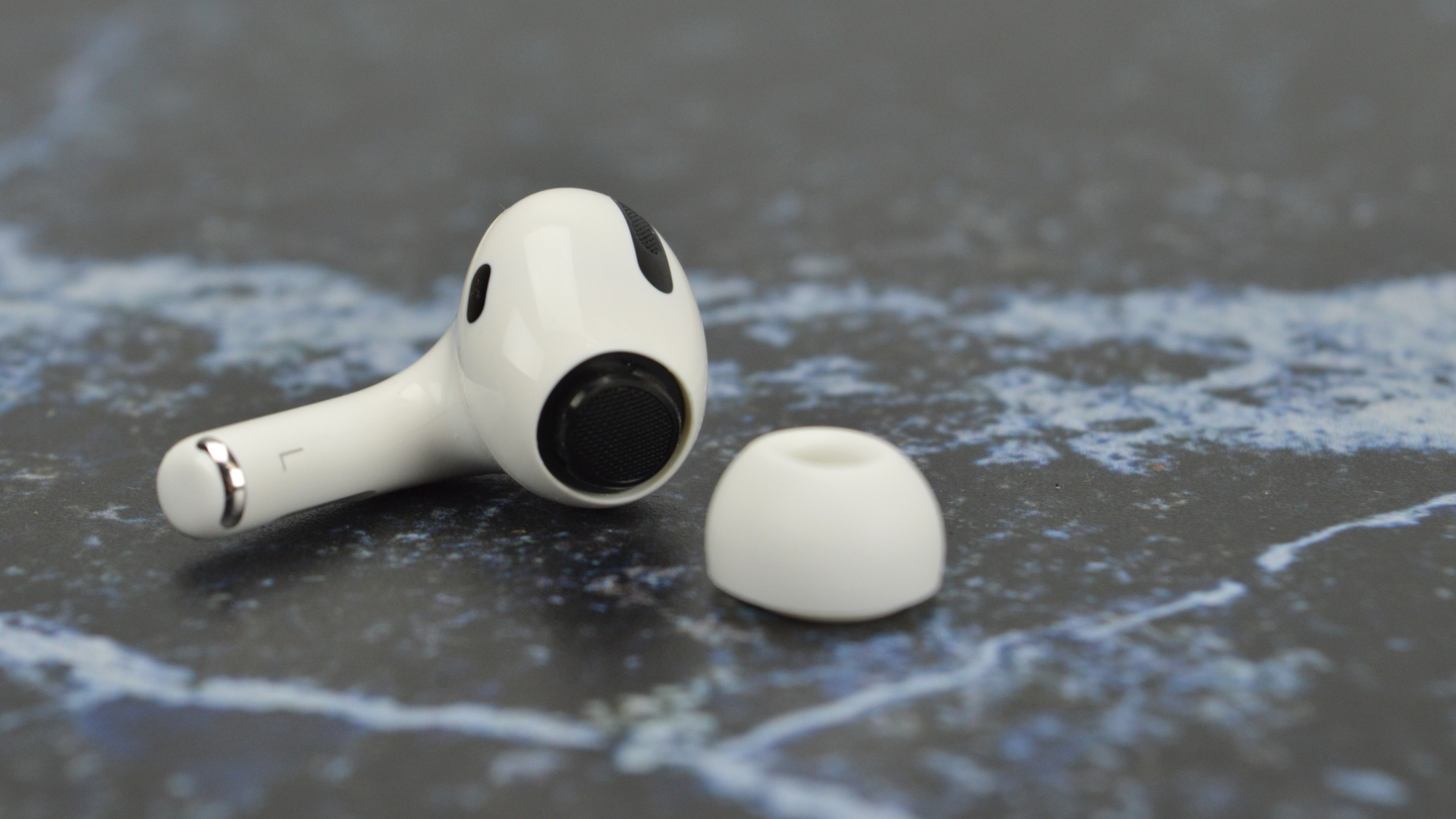 Apple AirPods Pro Tips