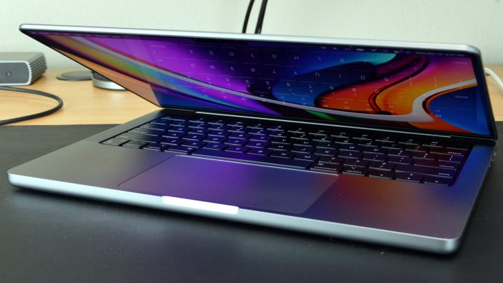 Apple MacBook Pro 2021 Hinge