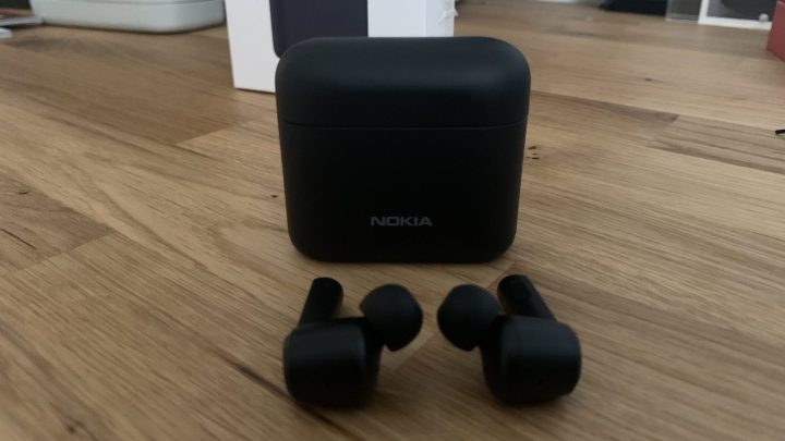 Nokia noise cancelling earbuds